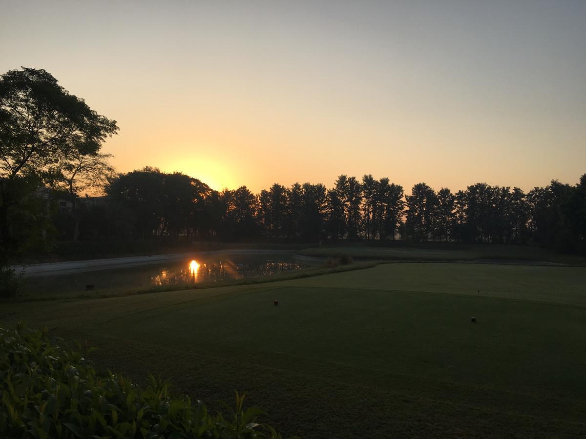 Villa At Tarudhan Valley Golf Resort Manesar Eksteriør billede